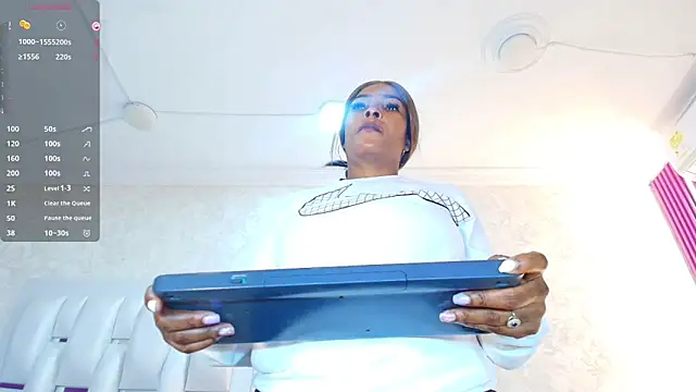 Layla lell online show from February 23, 2026, 1:08 pm