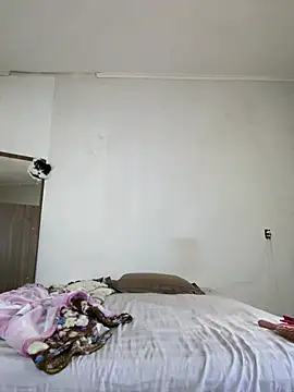 Black Chanel online show from May 28, 2026, 3:53 pm