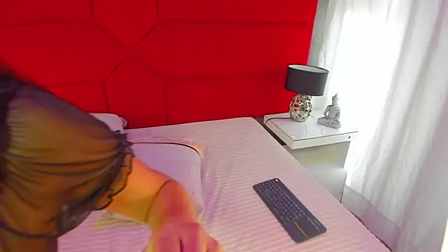 ashlye collins online show from November 9, 2025, 1:42 pm