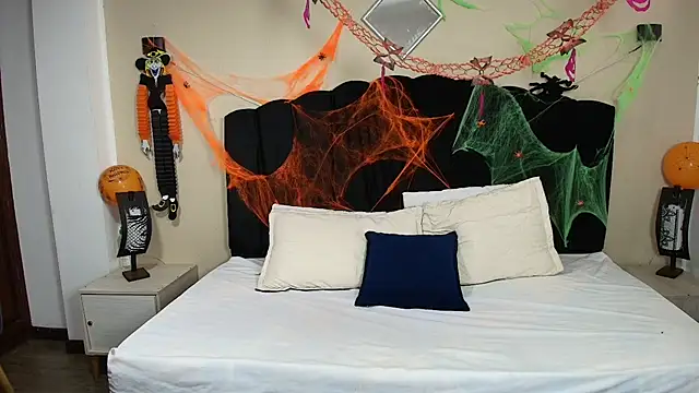 GabySweett  online show from October 25, 2025, 1:40 pm