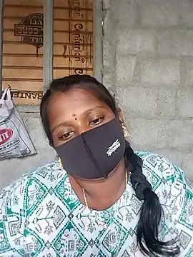 Snapshot of Tamil_Hot_Sandy chatting on March 17, 2026, 5:33 am Tamil Hot Sandy online show from March 17, 2026, 5:33 am