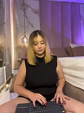 Angelina velvett online show from October 28, 2025, 10:34 pm