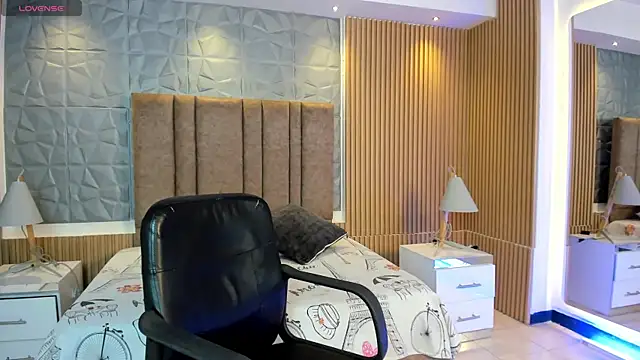 Caroline Millerr online show from June 9, 2026, 2:17 pm