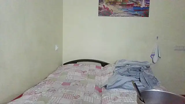 QueenMomyS online show from February 15, 2026, 7:54 pm