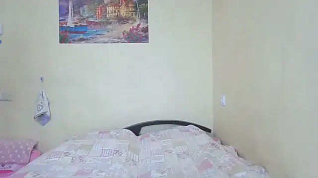 QueenMomyS online show from June 29, 2026, 11:32 am
