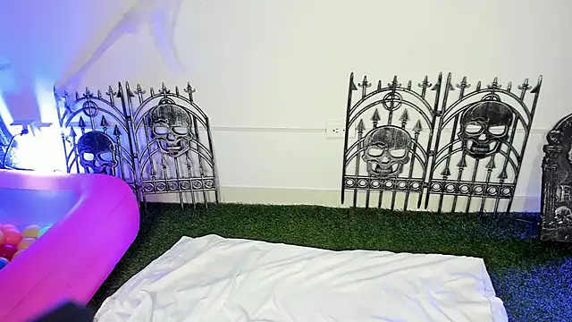 LiilithStone online show from October 15, 2025, 12:05 pm