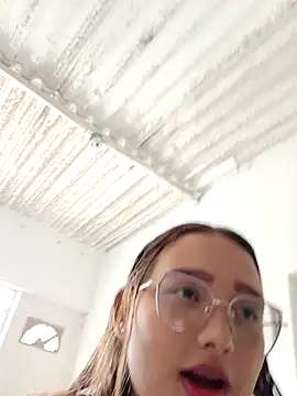 Snapshot of young_dairy01 chatting on October 1, 2025, 12:22 pm young dairy01 online show from October 1, 2025, 12:22 pm