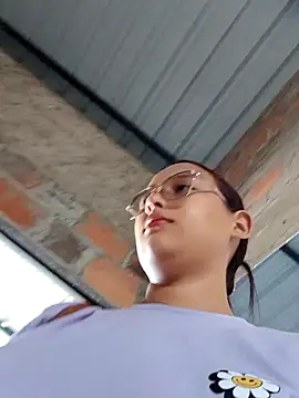 Snapshot of young_dairy01 chatting on October 4, 2025, 12:14 pm young dairy01 online show from October 4, 2025, 12:14 pm