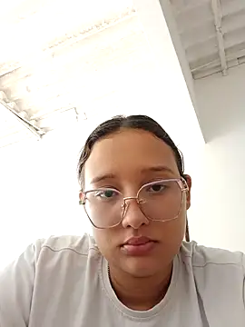 Snapshot of young_dairy01 chatting on October 7, 2025, 12:35 pm young dairy01 online show from October 7, 2025, 12:35 pm