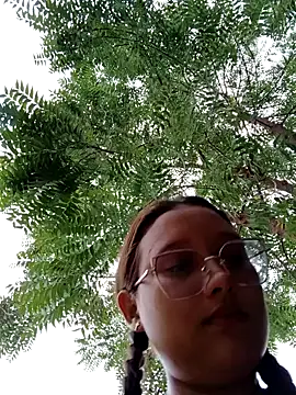 Snapshot of young_dairy01 chatting on October 16, 2025, 12:06 pm young dairy01 online show from October 16, 2025, 12:06 pm