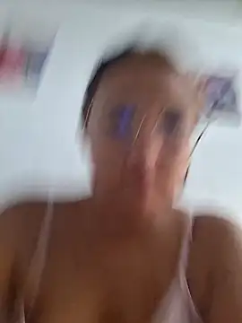 young dairy01 online show from December 17, 2025, 11:38 am