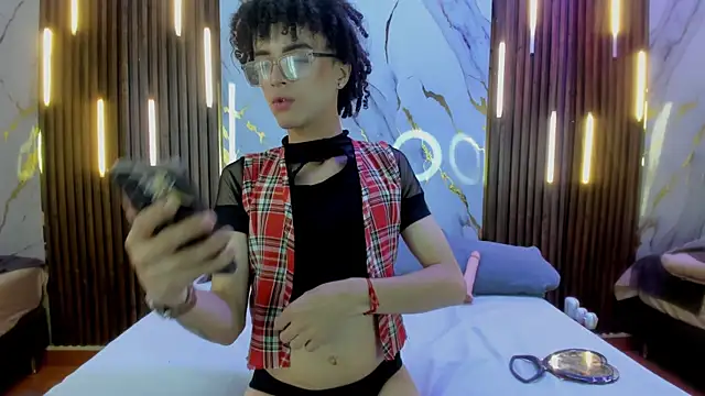 Snapshot of NoahVidall chatting on September 30, 2025, 5:45 am NoahVidall online show from September 30, 2025, 5:45 am