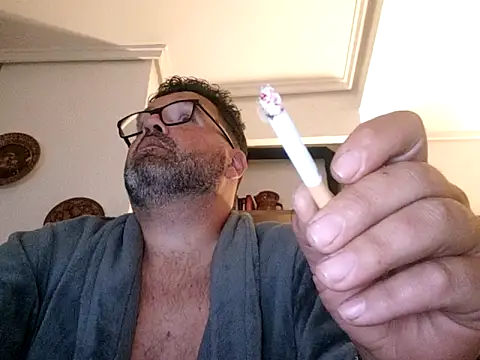 morenet festero online show from April 17, 2026, 4:04 am