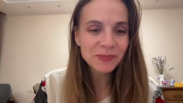 AnnieLove7722 online show from October 9, 2025, 9:46 pm