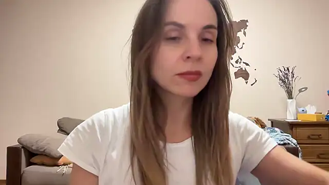 AnnieLove7722 online show from October 24, 2025, 11:28 am