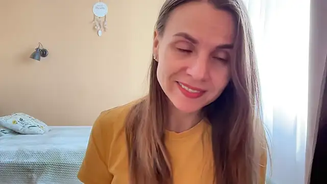 AnnieLove7722 online show from May 6, 2026, 7:46 am