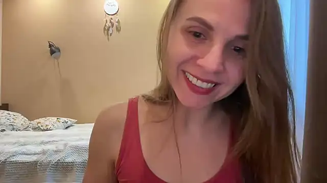 AnnieLove7722 online show from May 11, 2026, 5:21 pm