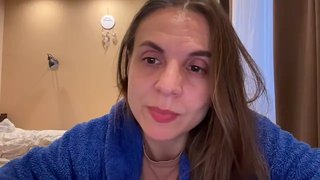 AnnieLove7722 online show from May 18, 2026, 6:03 pm