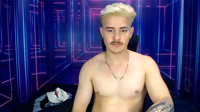 AlexPiersss online show from October 18, 2025, 7:14 pm