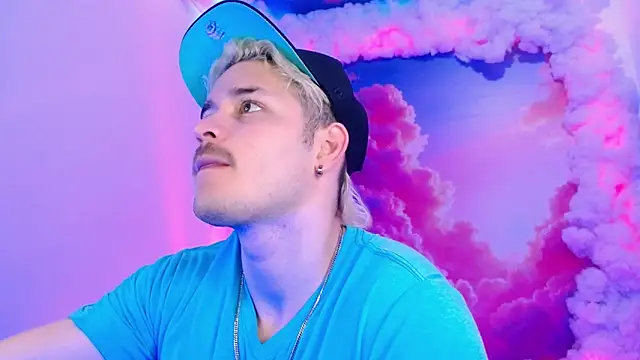 AlexPiersss online show from November 6, 2025, 7:04 pm