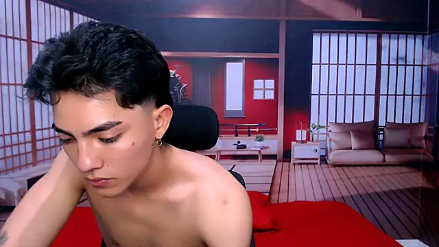 Snapshot of RomeoMillerr chatting on October 18, 2025, 7:14 pm RomeoMillerr online show from October 18, 2025, 7:14 pm