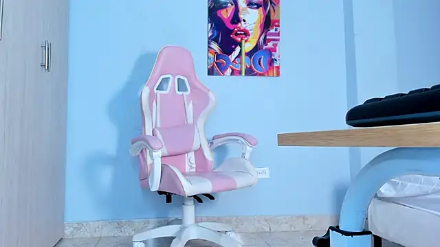 Athenea  fox online show from November 8, 2025, 11:43 am