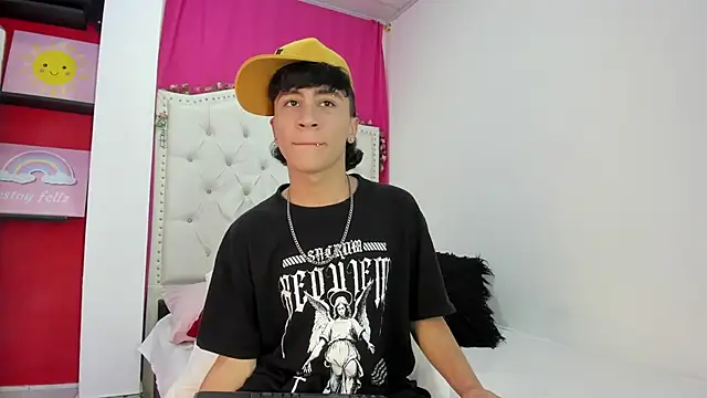 Snapshot of XaanderGrey chatting on October 2, 2025, 7:21 pm XaanderGrey online show from October 2, 2025, 7:21 pm