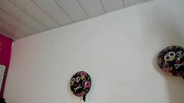 Snapshot of XaanderGrey chatting on October 6, 2025, 7:22 pm XaanderGrey online show from October 6, 2025, 7:22 pm