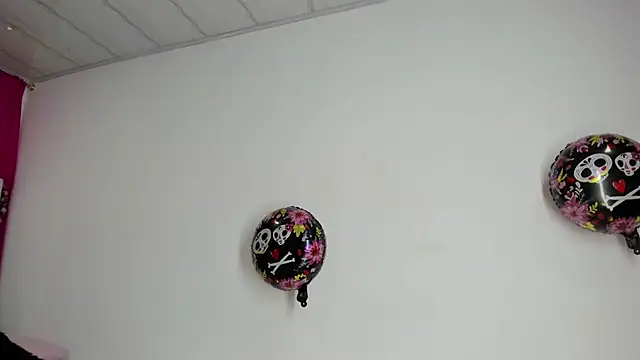 Snapshot of XaanderGrey chatting on October 7, 2025, 7:00 pm XaanderGrey online show from October 7, 2025, 7:00 pm