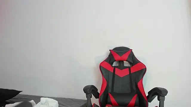 Snapshot of XaanderGrey chatting on November 10, 2025, 7:24 pm XaanderGrey online show from November 10, 2025, 7:24 pm