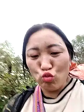 zhen-zo online show from April 4, 2026, 4:11 am