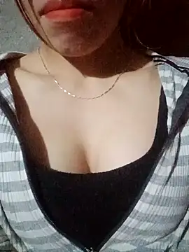 nhinhi-sexy online show from October 7, 2025, 6:05 pm