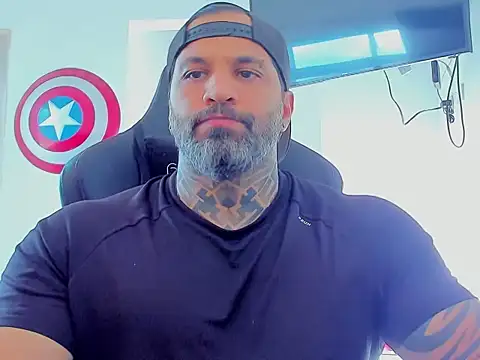 JoshRigby online show from November 10, 2025, 9:14 pm