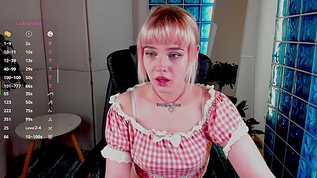 MayWins online show from October 5, 2025, 7:17 am