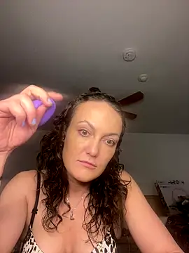 sexybriiiixoxo online show from December 1, 2025, 8:47 pm