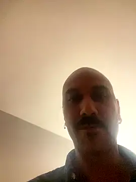 Snapshot of OgledVessel chatting on October 13, 2025, 12:54 am OgledVessel online show from October 13, 2025, 12:54 am