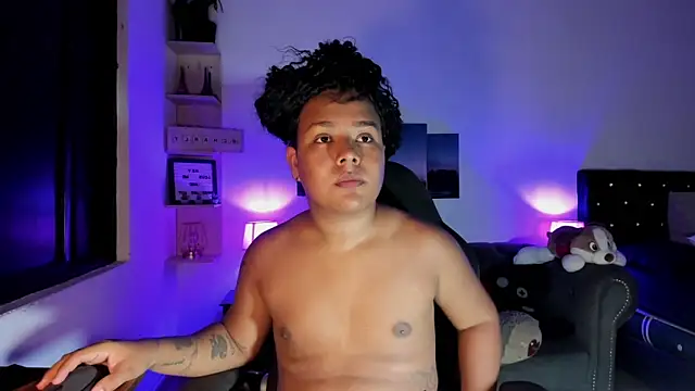 hot pleaser1   online show from September 28, 2025, 3:01 am