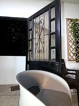 hot pleaser1   online show from September 30, 2025, 5:12 am