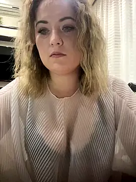 AliseShyness online show from October 6, 2025, 8:45 am