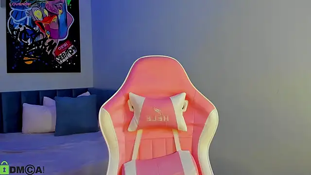 KarinaBroks online show from November 27, 2025, 11:45 am