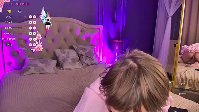 Snapshot of Lilly_Stark chatting on October 4, 2025, 6:44 am Lilly Stark online show from October 4, 2025, 6:44 am