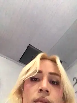 Snapshot of alexawinterrr chatting on September 30, 2025, 12:32 pm alexawinterrr online show from September 30, 2025, 12:32 pm