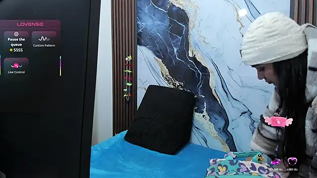 angelinee39 online show from November 9, 2025, 9:40 am