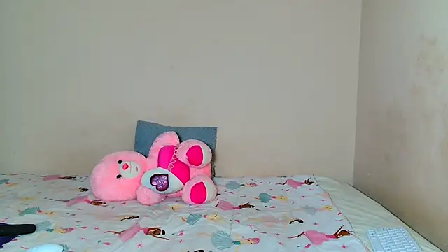 Snapshot of SlimSexxy21 chatting on November 17, 2025, 9:15 am SlimSexxy21 online show from November 17, 2025, 9:15 am