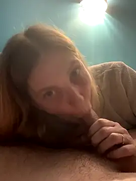 Snapshot of linterditehot chatting on December 2, 2025, 8:04 pm linterditehot online show from December 2, 2025, 8:04 pm