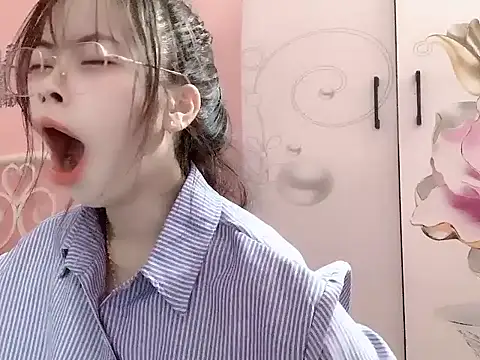 Ellie039 online show from November 1, 2025, 10:23 pm