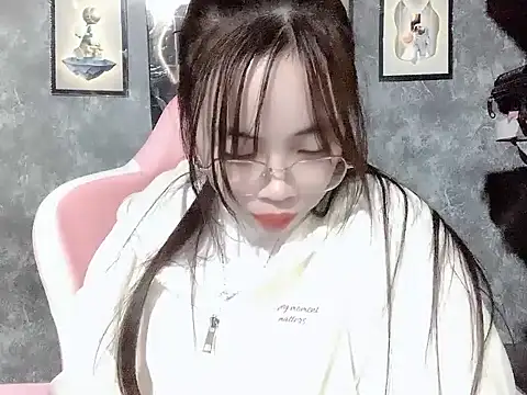 Ellie039 online show from November 5, 2025, 5:24 pm