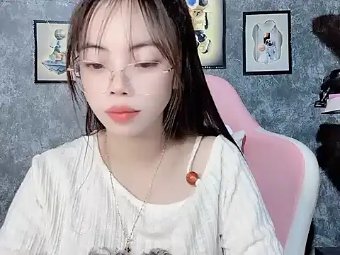 Ellie039 online show from November 6, 2025, 4:41 pm