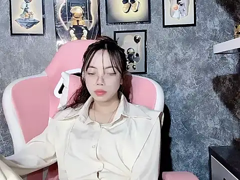 Ellie039 online show from November 10, 2025, 5:34 pm