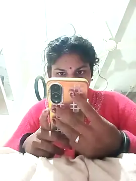 Snapshot of SHMA-77 chatting on November 15, 2025, 11:54 pm SHMA-77 online show from November 15, 2025, 11:54 pm